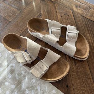 Birkenstock Women’s Sandals - Cream Suede